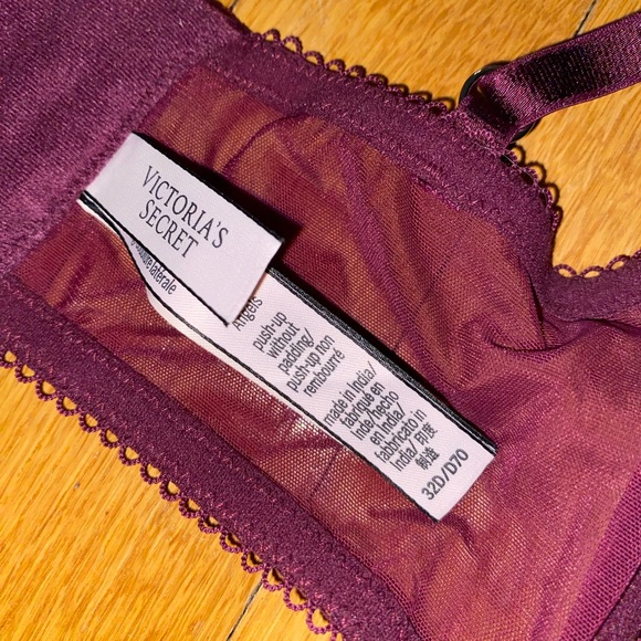 Victoria’s Secret Lace Bra 32D - Picture 3 of 6
